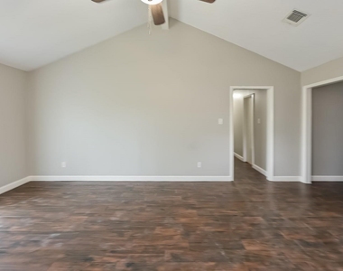 11122 Kirwin Lane - Photo Thumbnail 4
