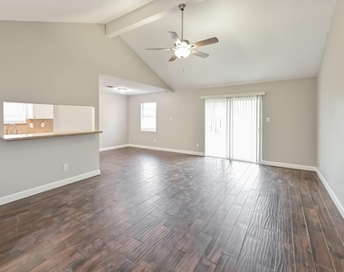 11122 Kirwin Lane - Photo Thumbnail 8