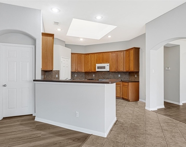 2311 Falcon Knoll Ln - Photo Thumbnail 12