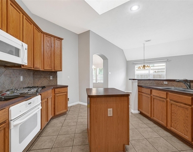 2311 Falcon Knoll Ln - Photo Thumbnail 14
