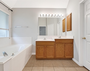2311 Falcon Knoll Ln - Photo Thumbnail 19
