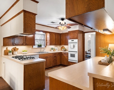 4912 Goose Creek Drive - Photo Thumbnail 5