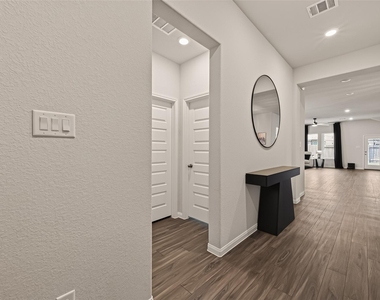 3013 Chestnut Lane - Photo Thumbnail 6