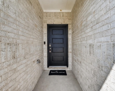 3013 Chestnut Lane - Photo Thumbnail 4