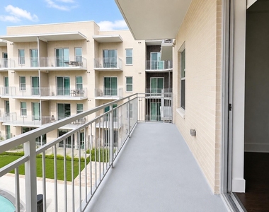 3120 Smith Street - Photo Thumbnail 3