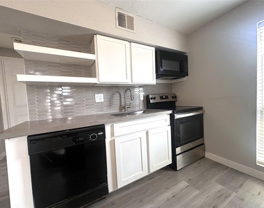3214 Hutchins Street - Photo Thumbnail 4