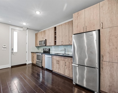 2401 Crawford Street - Photo Thumbnail 23