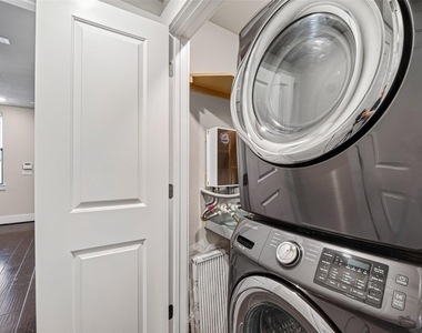 2401 Crawford Street - Photo Thumbnail 25