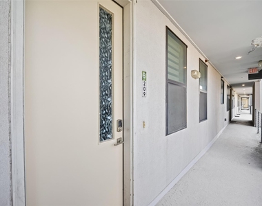 2401 Crawford Street - Photo Thumbnail 10