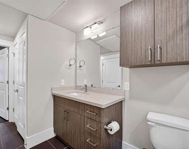 2401 Crawford Street - Photo Thumbnail 32