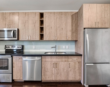 2401 Crawford Street - Photo Thumbnail 15
