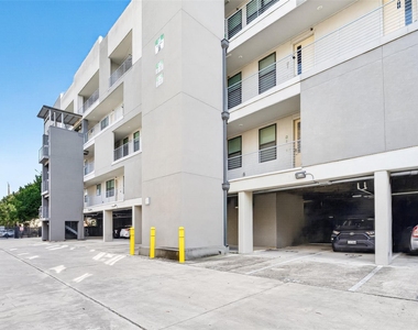 2401 Crawford Street - Photo Thumbnail 4