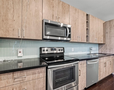 2401 Crawford Street - Photo Thumbnail 13