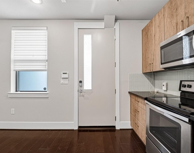 2401 Crawford Street - Photo Thumbnail 12