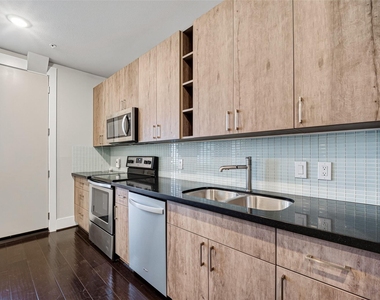 2401 Crawford Street - Photo Thumbnail 16