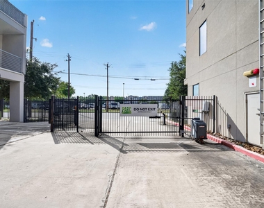2401 Crawford Street - Photo Thumbnail 38