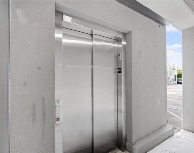2401 Crawford Street - Photo Thumbnail 5