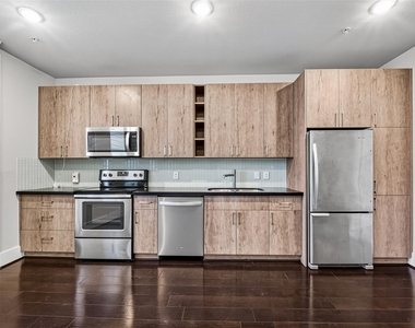 2401 Crawford Street - Photo Thumbnail 18