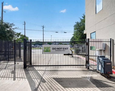2401 Crawford Street - Photo Thumbnail 39