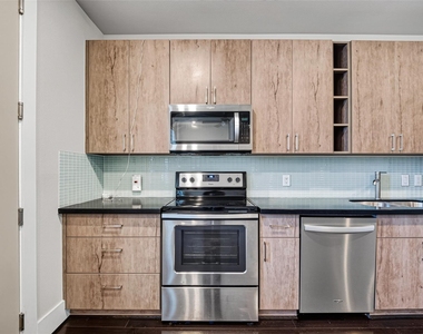 2401 Crawford Street - Photo Thumbnail 14