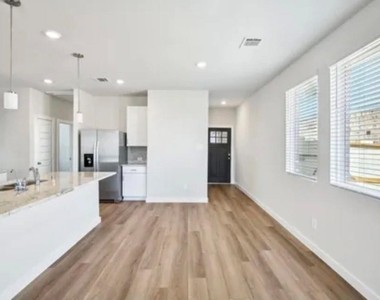 9450 Herons Preserve - Photo Thumbnail 10