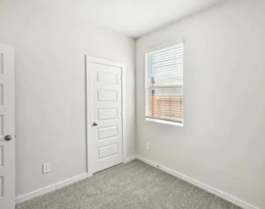 9450 Herons Preserve - Photo Thumbnail 33