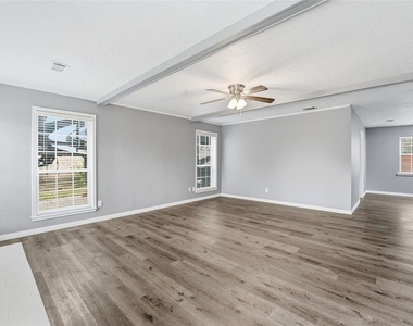 7815 12th Fairway Lane - Photo Thumbnail 17