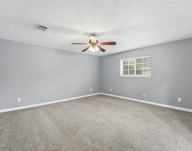 7815 12th Fairway Lane - Photo Thumbnail 18