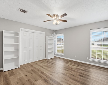 7815 12th Fairway Lane - Photo Thumbnail 8