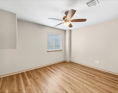 2201 Jefferson Crossing Drive - Photo Thumbnail 15