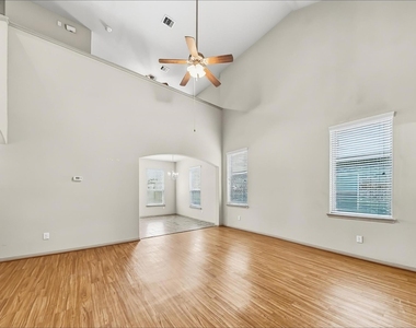 2201 Jefferson Crossing Drive - Photo Thumbnail 5