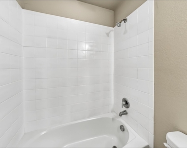 2201 Jefferson Crossing Drive - Photo Thumbnail 14