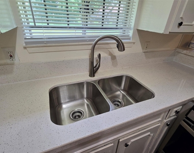 6415 Heath Street - Photo Thumbnail 7