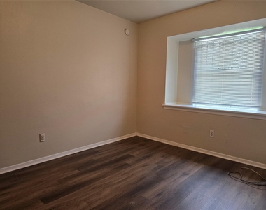 6415 Heath Street - Photo Thumbnail 2