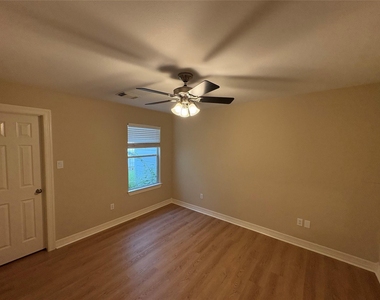 3618 Country Club Boulevard - Photo Thumbnail 15