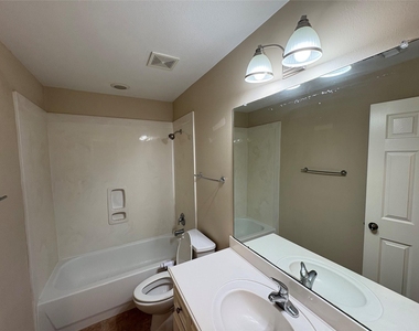 3618 Country Club Boulevard - Photo Thumbnail 9
