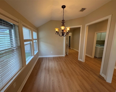 3618 Country Club Boulevard - Photo Thumbnail 3