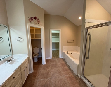 3618 Country Club Boulevard - Photo Thumbnail 6