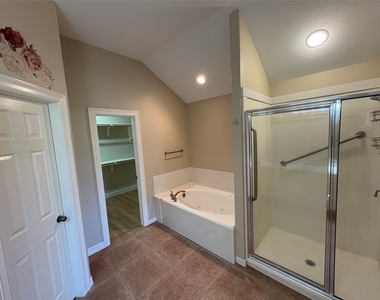 3618 Country Club Boulevard - Photo Thumbnail 5