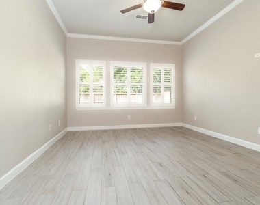 9615 Spring Court - Photo Thumbnail 11