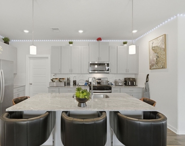 1734 Cayden Oak Lane - Photo Thumbnail 8