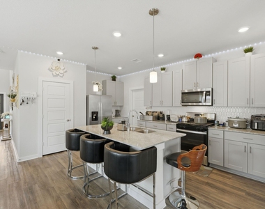 1734 Cayden Oak Lane - Photo Thumbnail 9