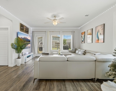 1734 Cayden Oak Lane - Photo Thumbnail 6