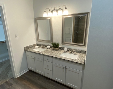 24029 Wildwood - Photo Thumbnail 13