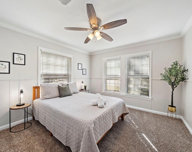 1206 Olive Street - Photo Thumbnail 8