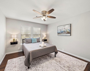 1206 Olive Street - Photo Thumbnail 10