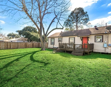 1206 Olive Street - Photo Thumbnail 13