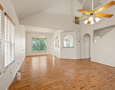 12202 Mardi Gras Drive - Photo Thumbnail 4