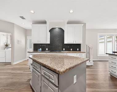 3510 Artesian Springs Court - Photo Thumbnail 18