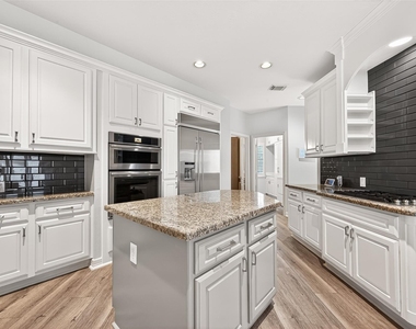 3510 Artesian Springs Court - Photo Thumbnail 17